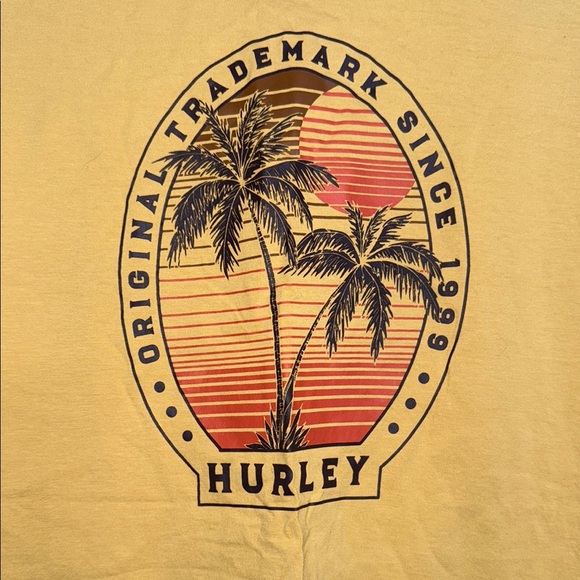 Hurley Yellow Short Sleeve Tee with Retro Graphic Men’s Size Large - Picture 2 of 5